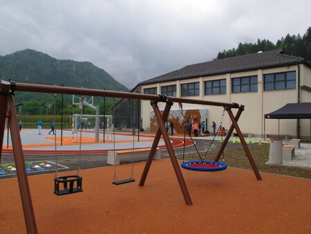 Športno igrišče pri šoli v Begunjah